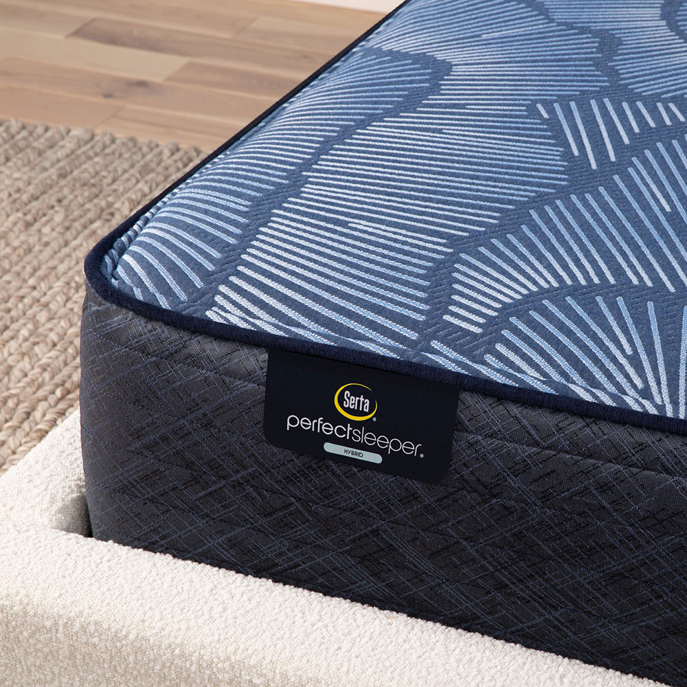 Pompy Luxury Plush Mattress by Serta®