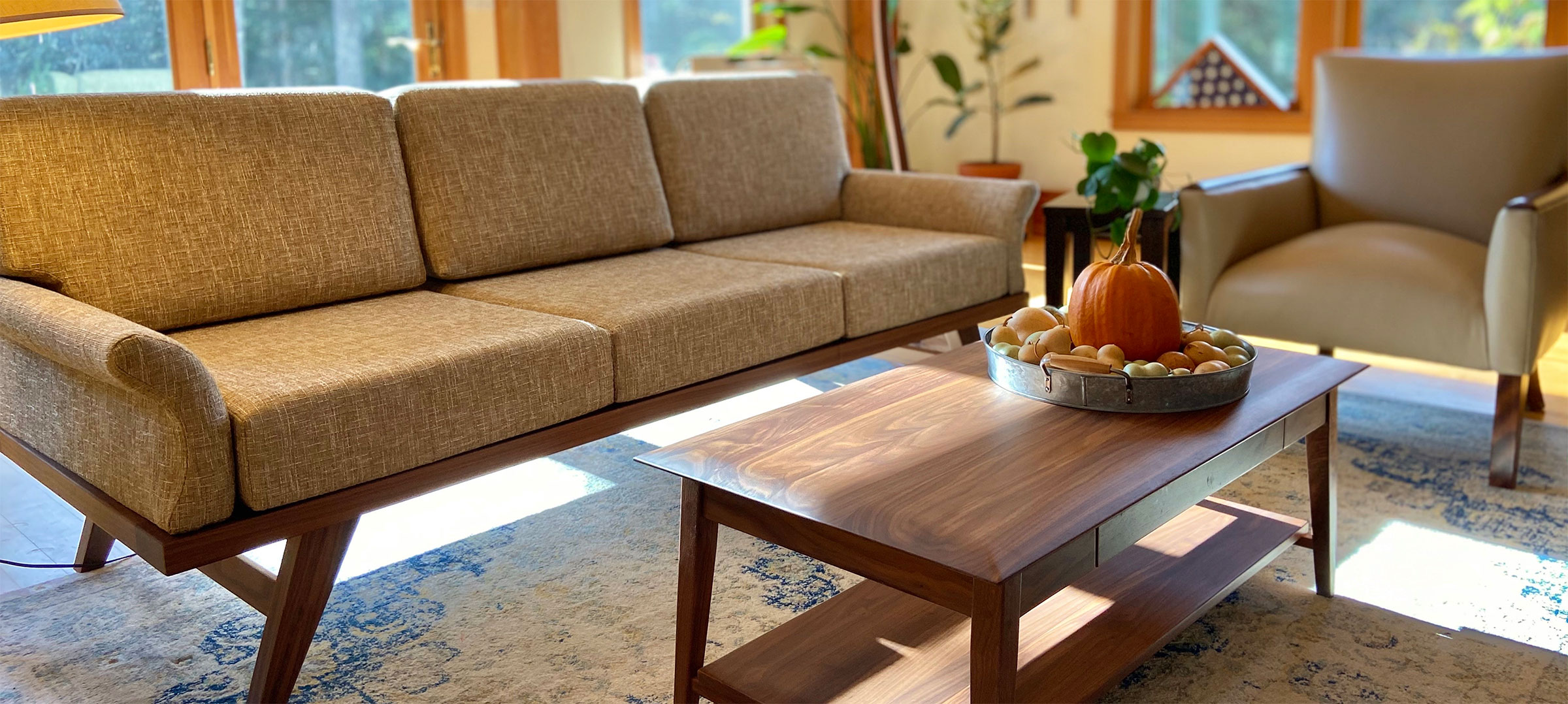 arlington couch & coffee table