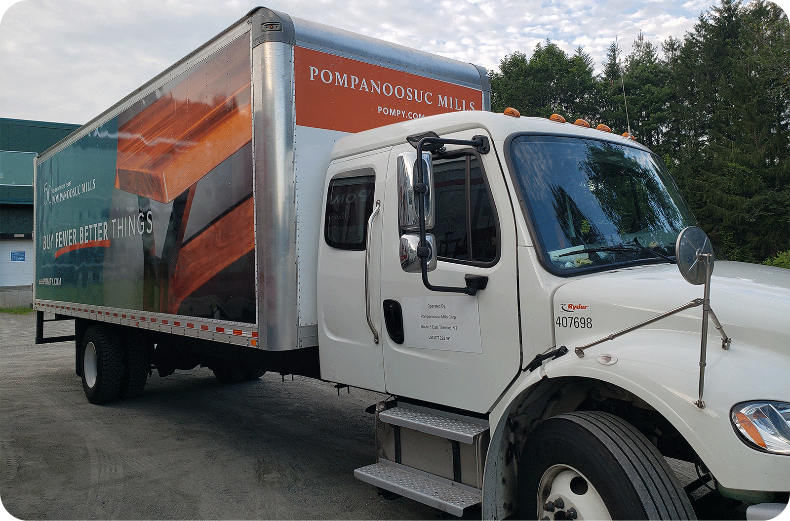 pompy delivery truck ready to go